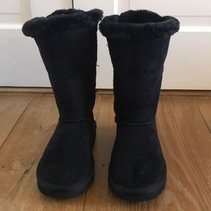 UGG Women’s Bailey Bow Tall boots. Size 6 US